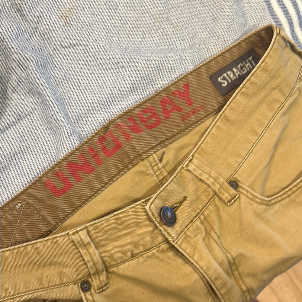 Men’s UnionBay Straight Cut Tan Pants - Picture 4 of 5